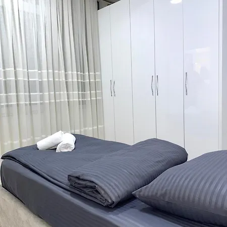 Appartement Lumiere 01 *